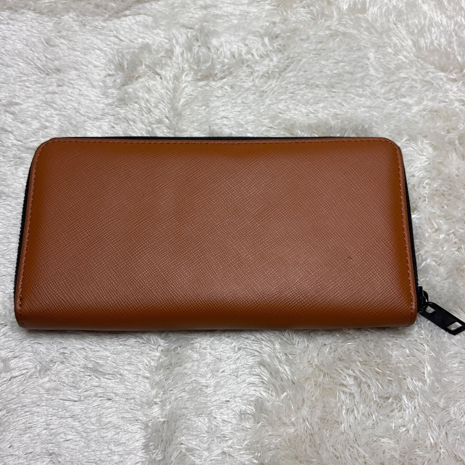 美品 DIESEL ディーゼル レザー 長財布 エンボス加工 ラウンド 