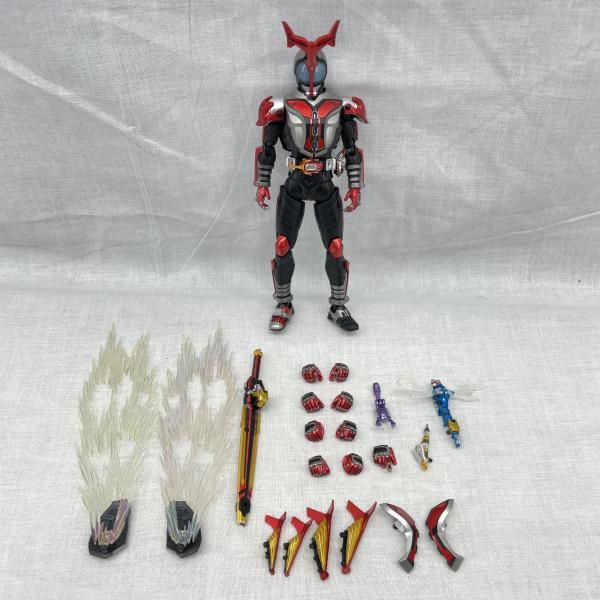中古】開封・箱無し)S.H.Figuarts (真骨彫製法) 仮面ライダーカブト