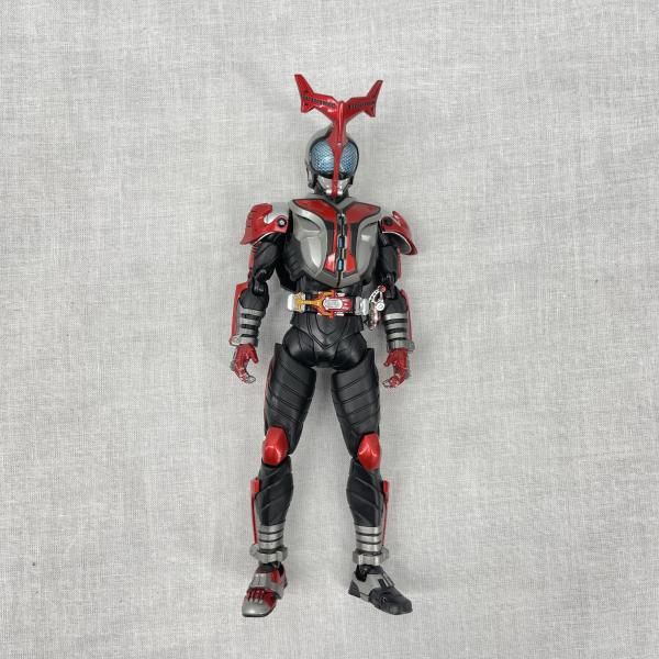 中古】開封・箱無し)S.H.Figuarts (真骨彫製法) 仮面ライダーカブト