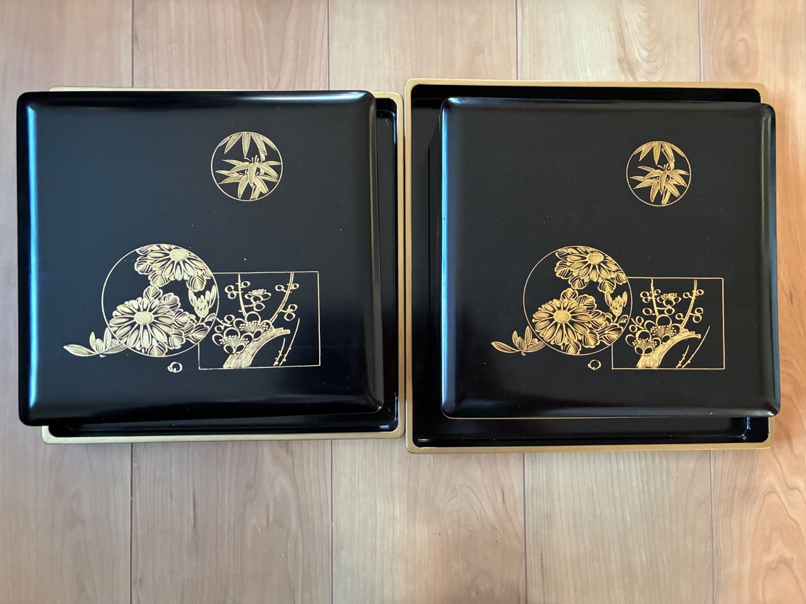 アンティーク 漆器 金蒔絵『松竹梅・菊』二段重箱 二組 供箱付 アンティーク 漆器 金蒔絵『松竹梅・菊』二段重箱 二組 供箱付