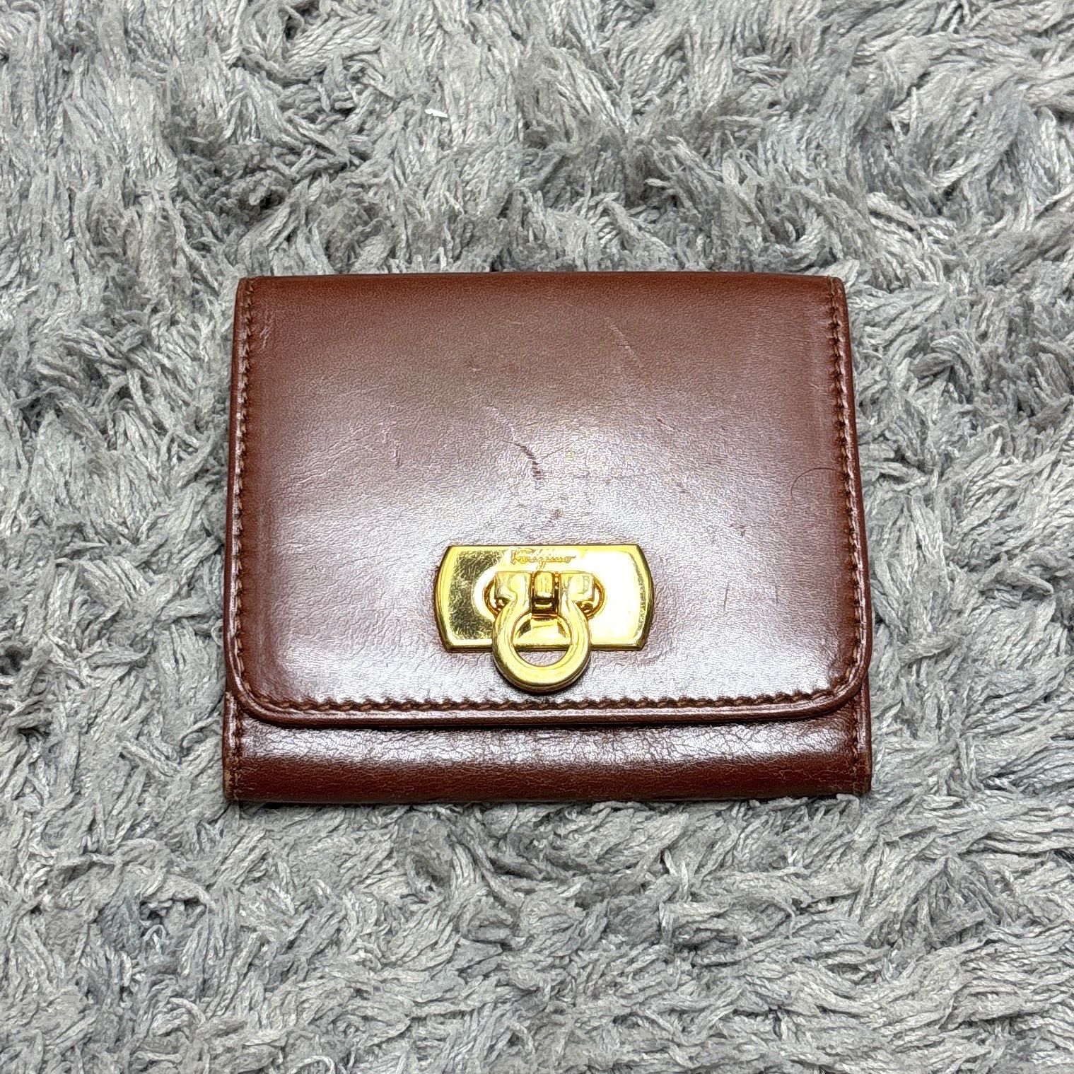 Salvatore Ferragamo サルヴァトーレフェラガモ ガンチーニ レザー 