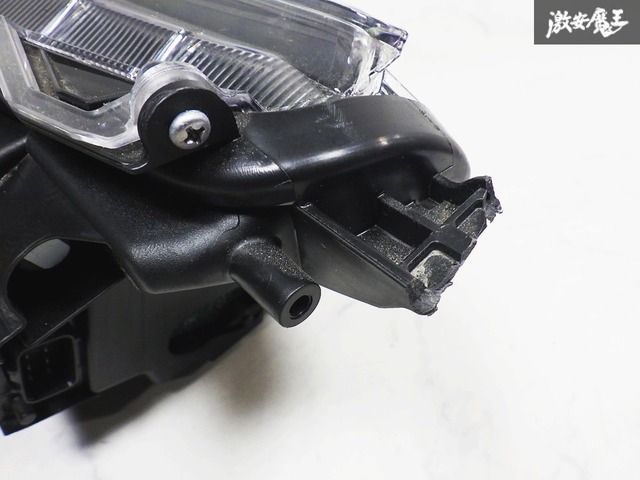 トヨタ 純正 A200A ライズ LED ヘッドライト ヘッドランプ 右 右側 運転席側 ICHIKOH 1990 刻印；LE1 即納