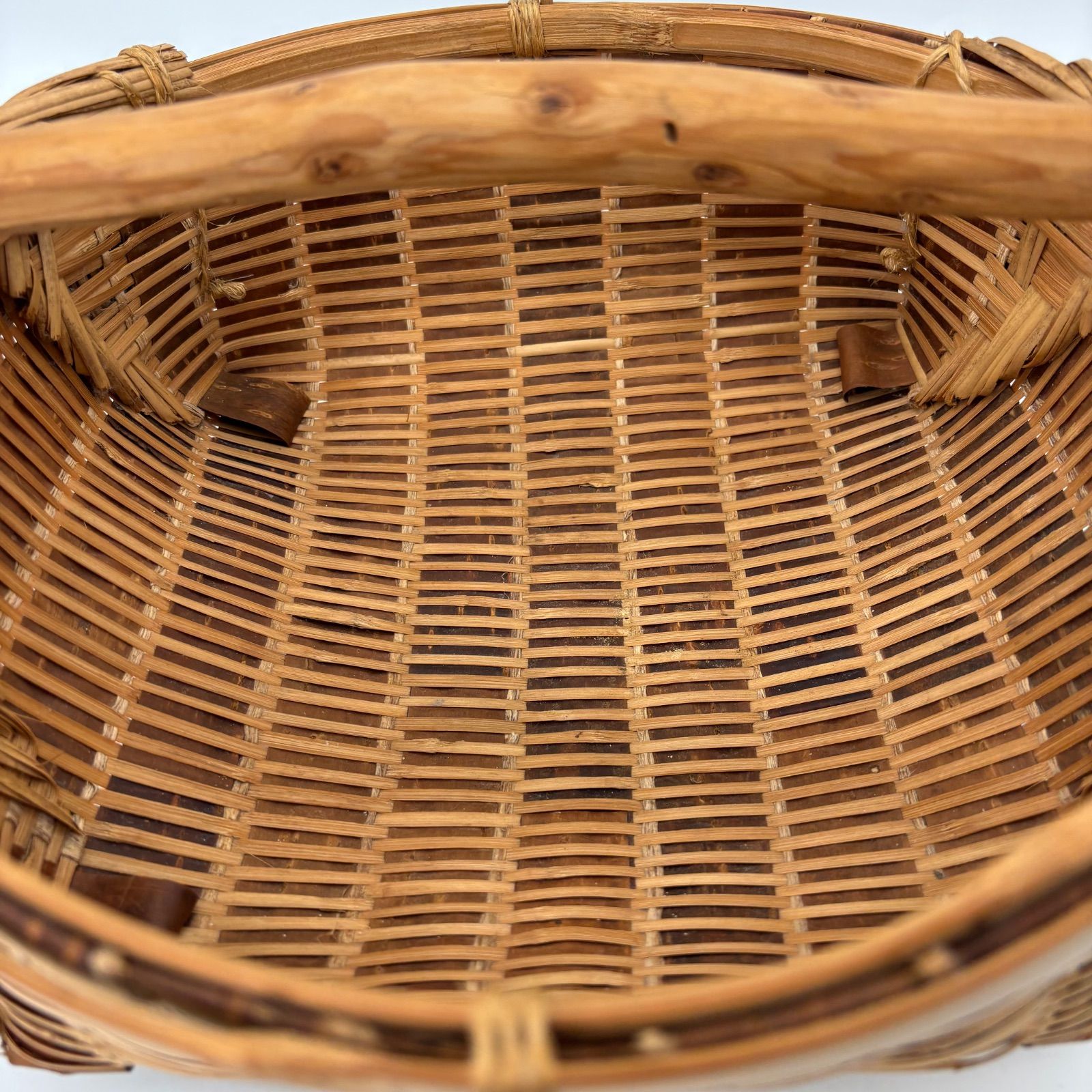 竹細工】肥料ふりカゴ / 肥料振りかご［材質］竹 山桜 藤 麻ひも 等