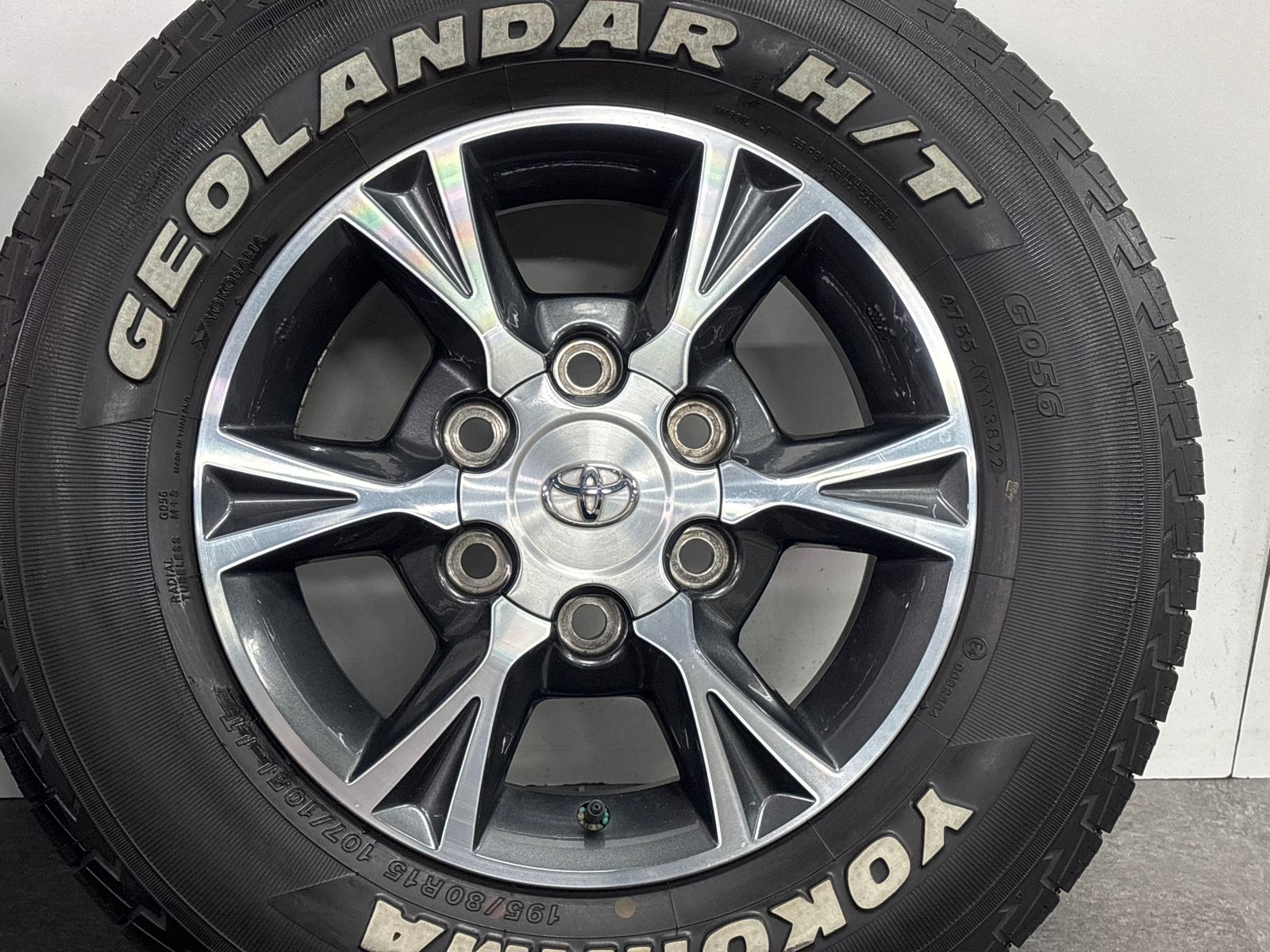 バリ溝】トヨタ 200 ハイエース 純正 15in 6J +35 PCD139.7 ヨコハマ