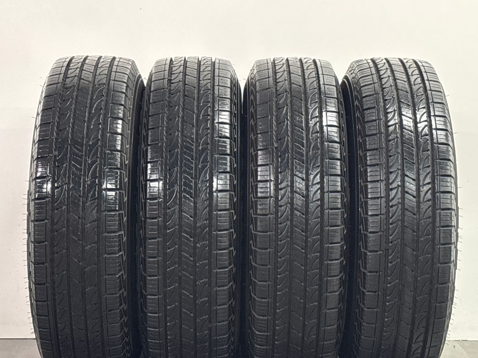 バリ溝】トヨタ 200 ハイエース 純正 15in 6J +35 PCD139.7 ヨコハマ