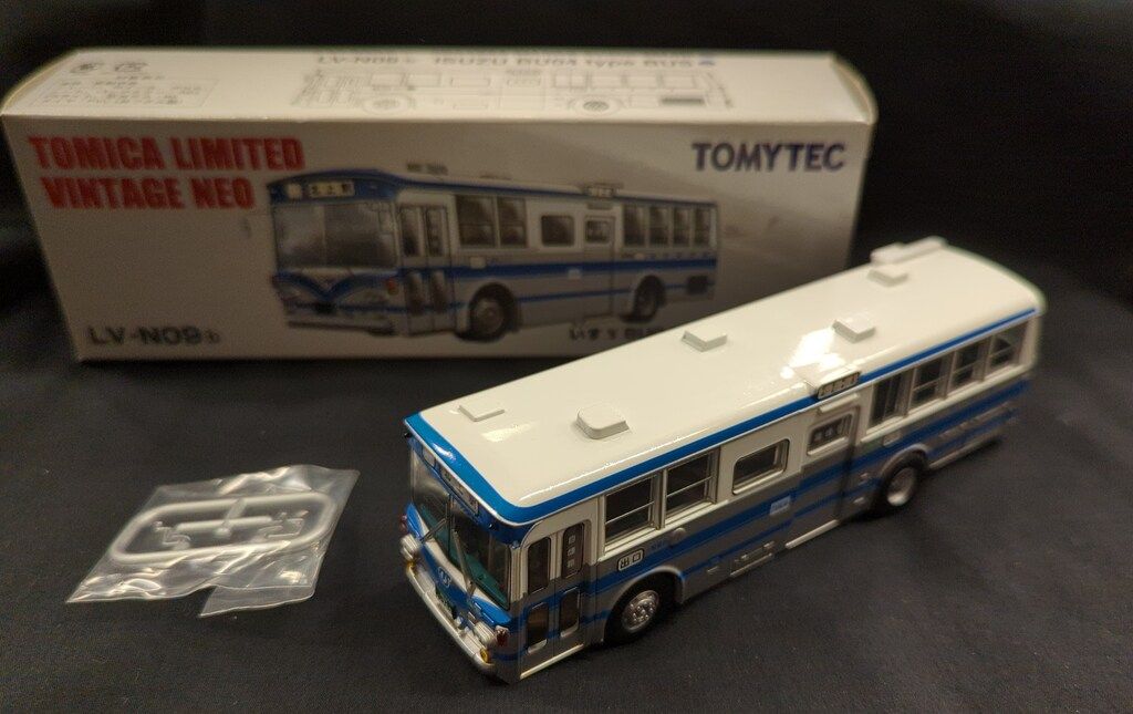 トミーテック TOMICA LIMITED VINTAGE NEO いすゞBU04型バス (岩手県