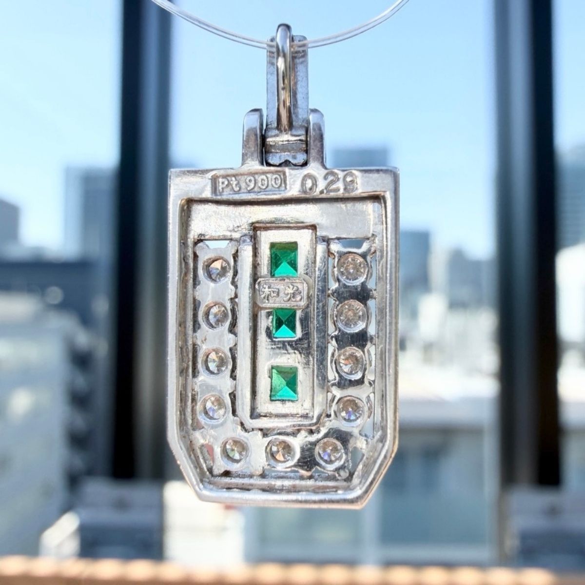 Pt900 エメラルド ダイヤモンド0.29ct トップ - メルカリ