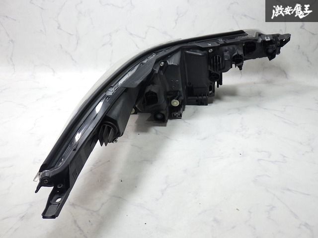 トヨタ 純正 ZYX11 ZYX10 NGX50 C-HR 後期 LED ヘッドライト トヨタ 純正 ZYX11 ZYX10 NGX50 C-HR 後期 LED ヘッドライト