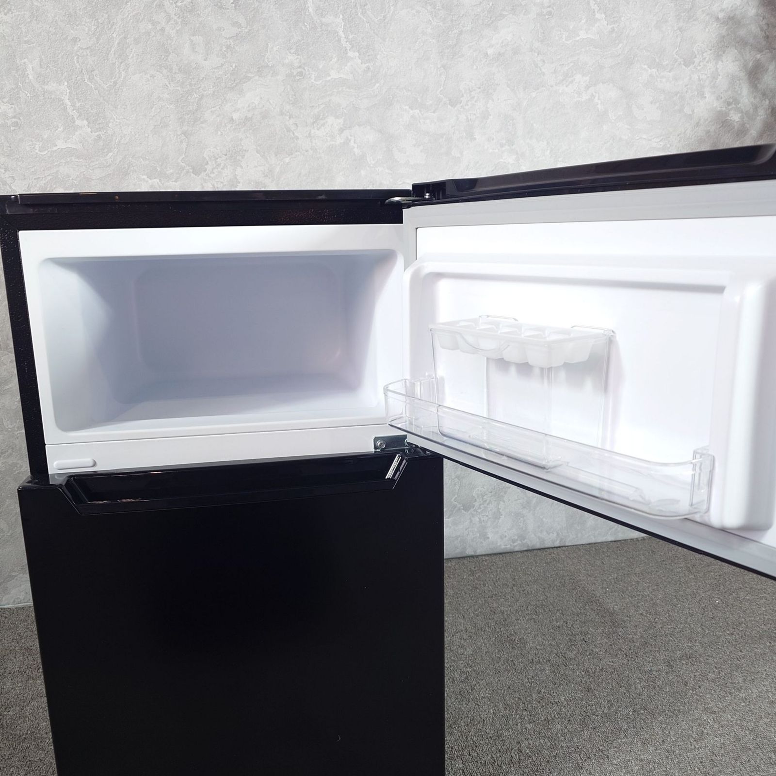 2023年製】ヤマダセレクト YRZ-C09H1 ノンフロン冷凍冷蔵庫 87L - メルカリ