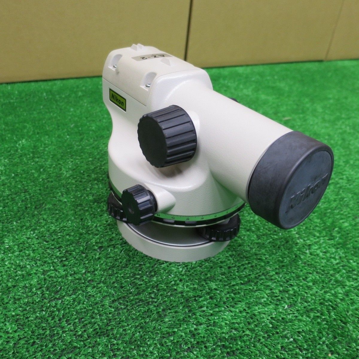 送料無料] 三脚付き☆Nikon オートレベル AZ-2 測量器 測定 計測 建設 