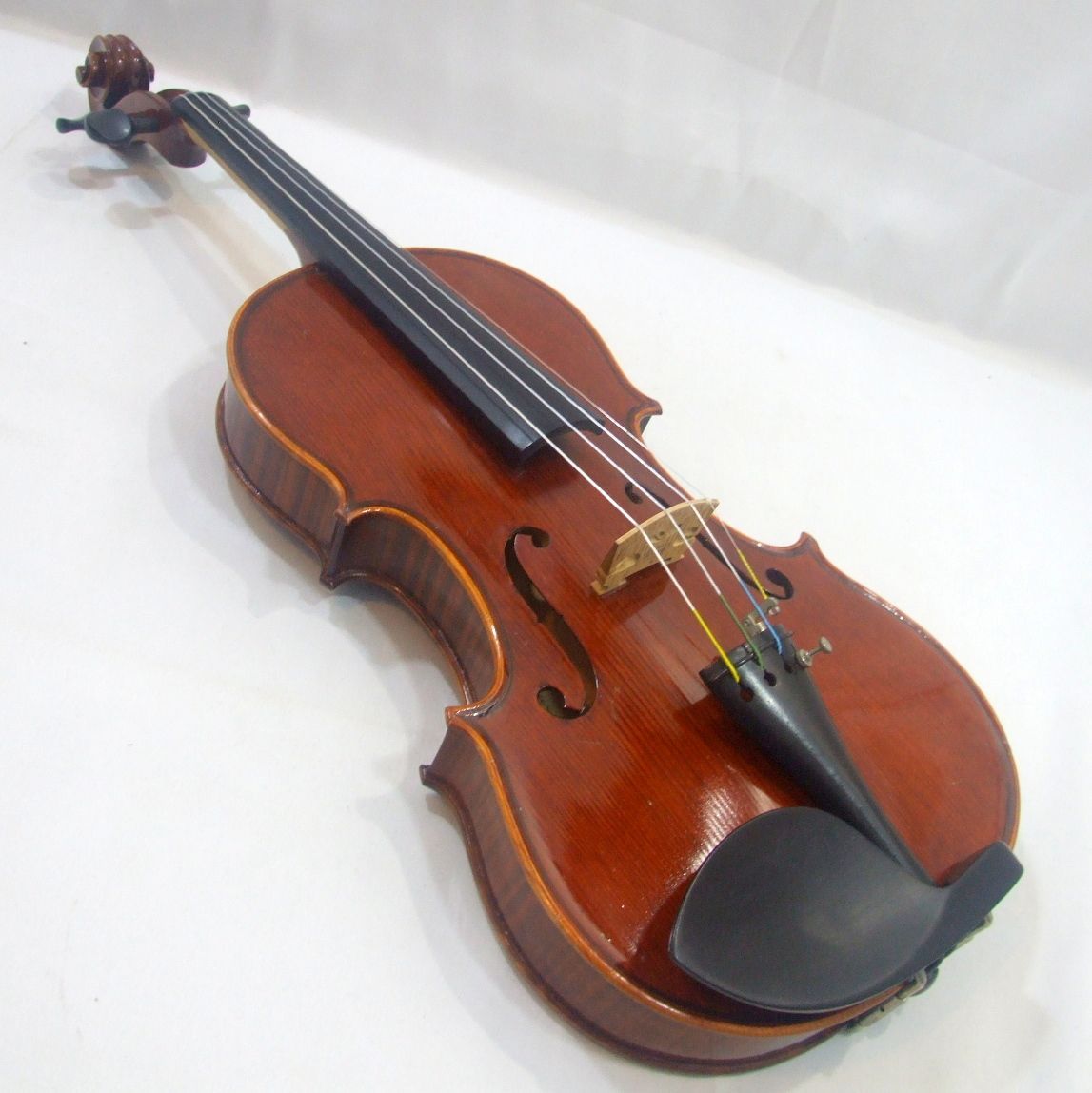 メンテ済み 希少 分数1/4 鈴木バイオリン 高グレード No550 虎杢 2002年 未使用弓 ケース ドミナント デスピオ駒 状態良い  名古屋近郊 試奏 手渡し可能 愛知県清須市にて試奏可能 おすすめ!! 管理（カ）T0046 メンテ済み 希少 分数1/4 鈴木バイオリン 高グレード No550 虎杢 2002