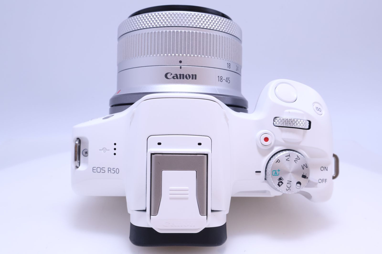 1,000回以下 ほぼ新品】Canon EOS R50 ダブルズームキット(RF-S18-45+ 