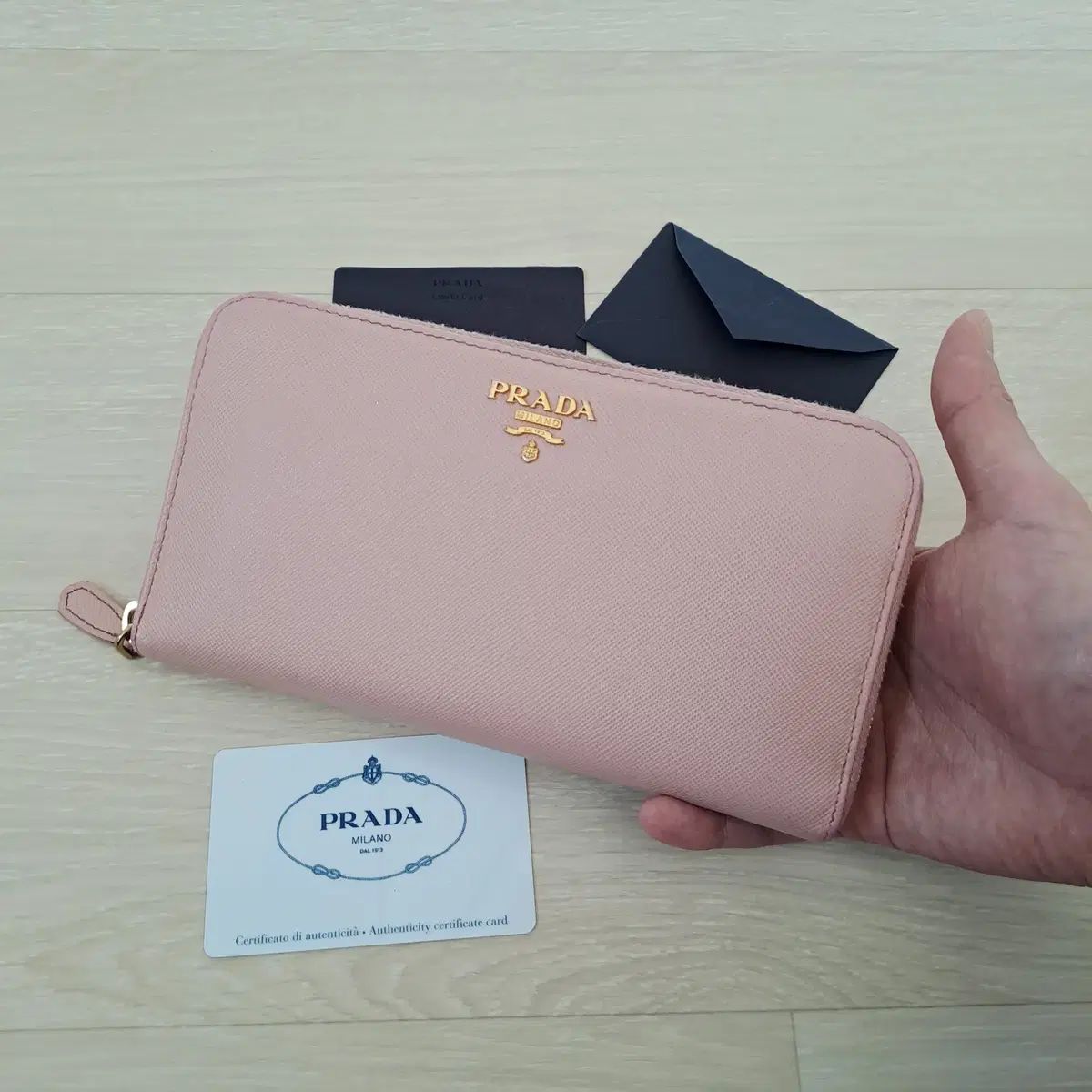 100%/正規品 PRADA プラダ サフィアーノ ピンク ジッパー 長財布 