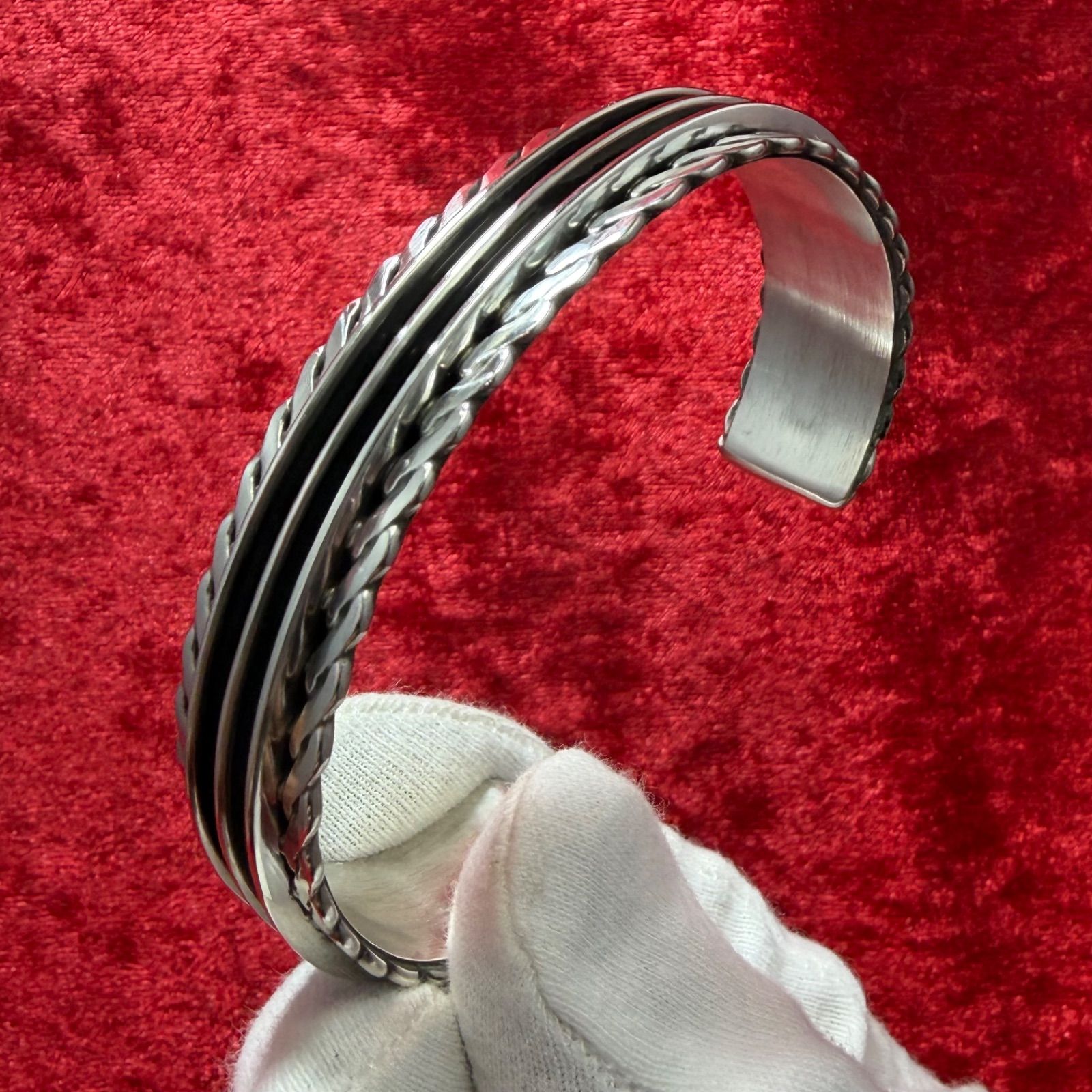 TOM AND HAWK 925 バングル Tom Hawk “Silver Double-Line Bangle