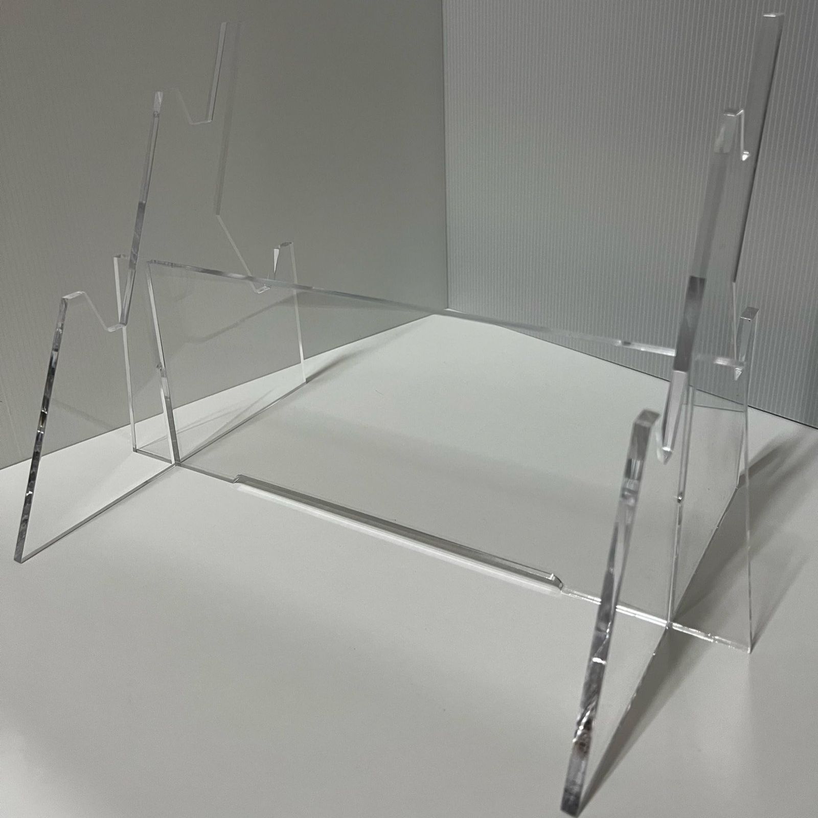 新品 【DUIZEND】 刀掛け 刀 置き 透明 クリア アクリル 厚み 0.6cm 3本掛け 打刀 脇差 日本刀 スタンド ディスプレイ 美術館