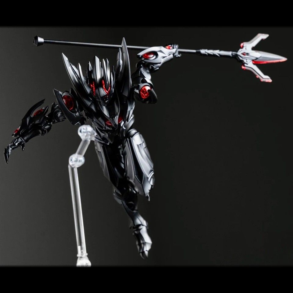 ブロックアクションフィギュア ウルトラマンギンガ ダークルギエル
