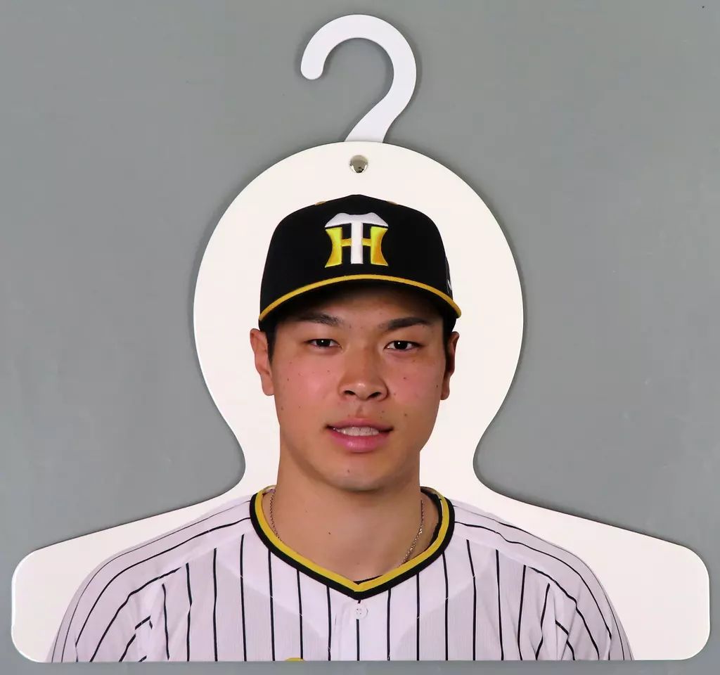 中古】ハンガー 佐藤輝明#8 ハンガー 「阪神タイガースくじ2022 中古】ハンガー 佐藤輝明#8 ハンガー 「阪神タイガースくじ2022