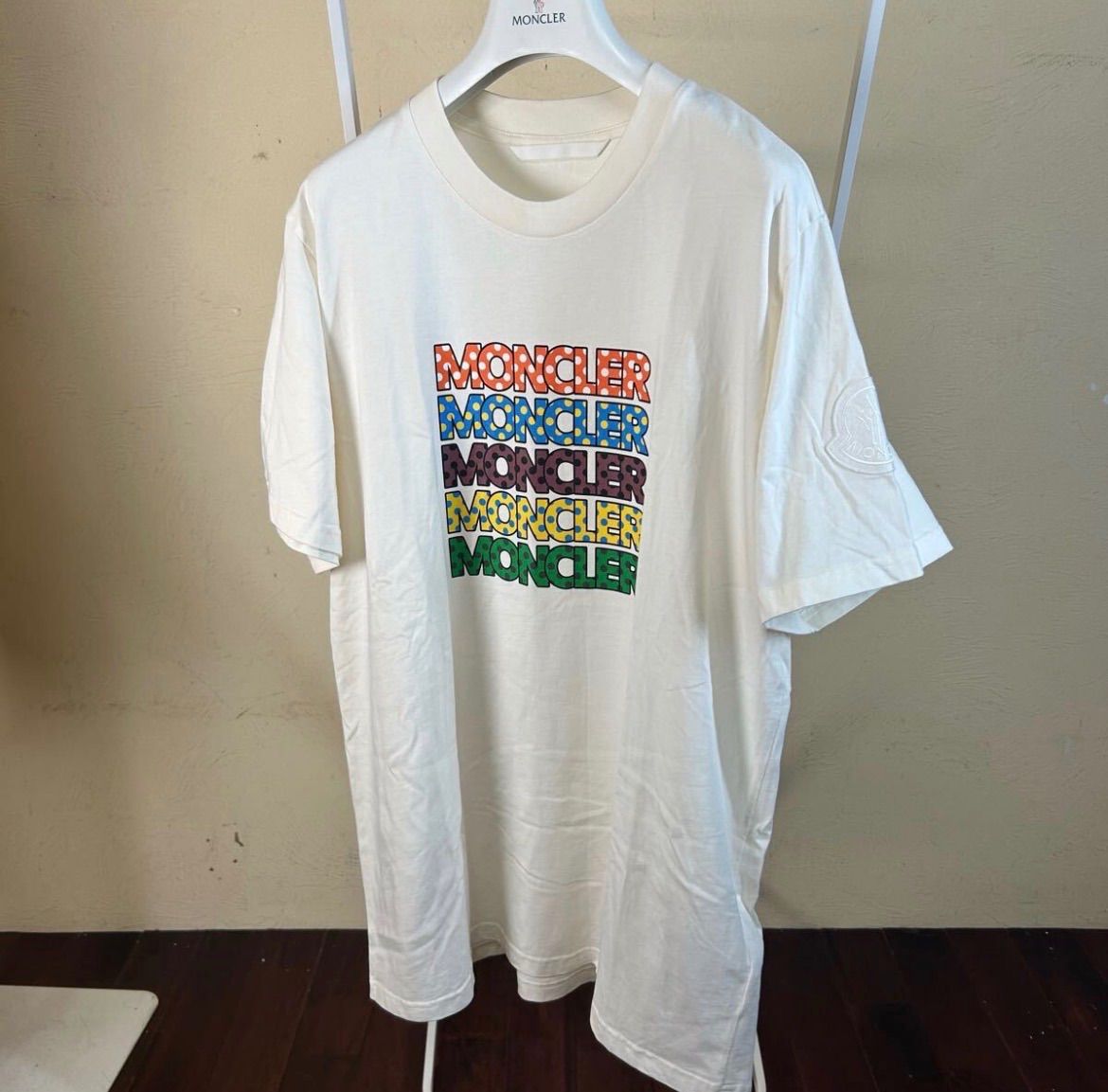 【極美品新作】【23年モデル】MONCLER モンクレール半袖Tシャツデカロゴ白系L