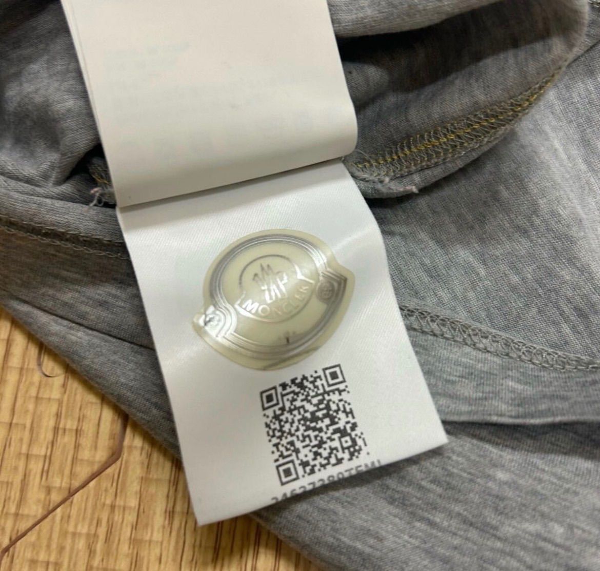 【超美品】MONCLER モンクレール ゴールドワッペン 半袖Tシャツ グレー レア極美品】MONCLER モンクレールゴールドワッペン半袖Tシャツグレー