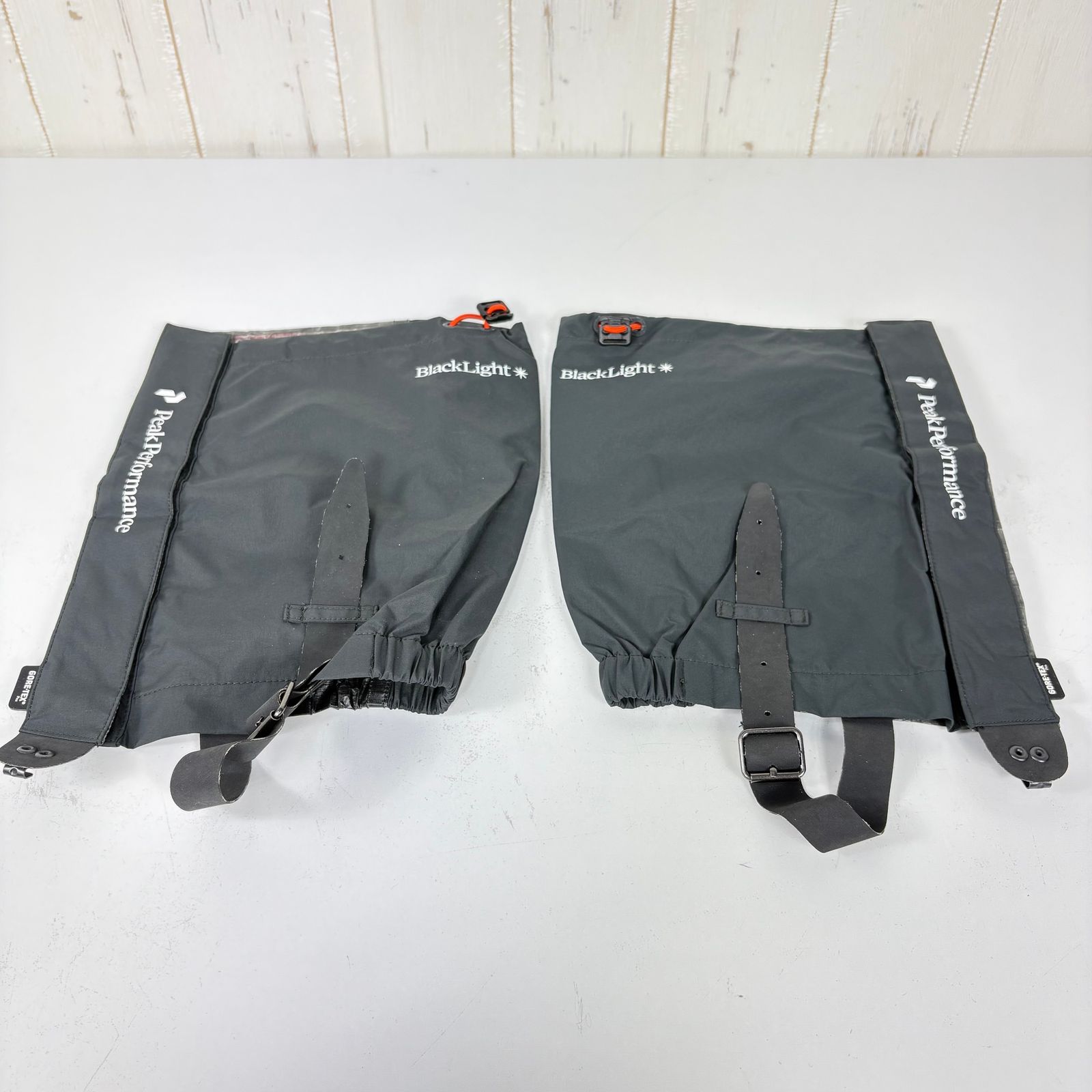 ✉️OneSize ブラック系 Peak Performance ( ピークパフォーマンス ) ブラックライト ゲイター Black Light Gaiter ウェア ウェア小物 ゲイター スパッツ DCF ( ダイニーマ・コンポジット・ファ