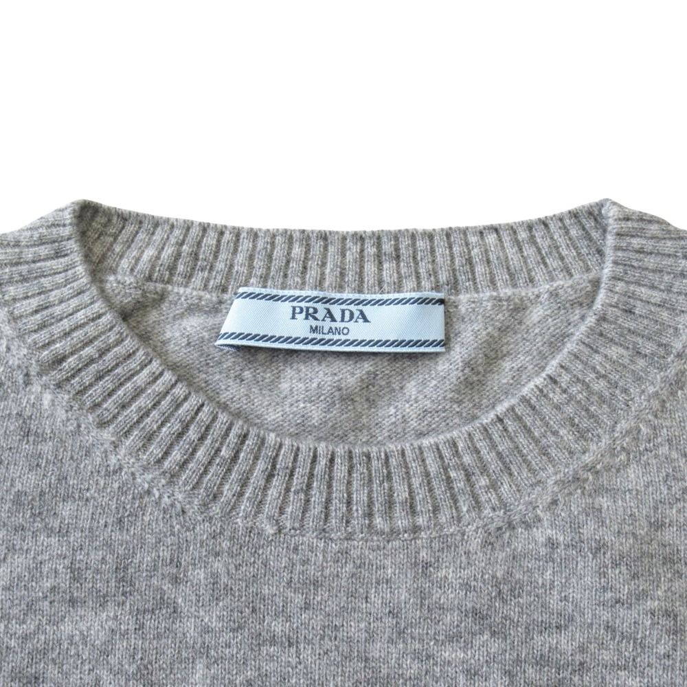 新品同様 PRADA プラダ カシミヤ混 ニット セーター カットソー 長袖 インターシャ ロゴ サイズ38 グレー レディース 古着 中古 USED 新品同様 PRADA プラダ カシミヤ混 ニット セーター カットソー 長袖