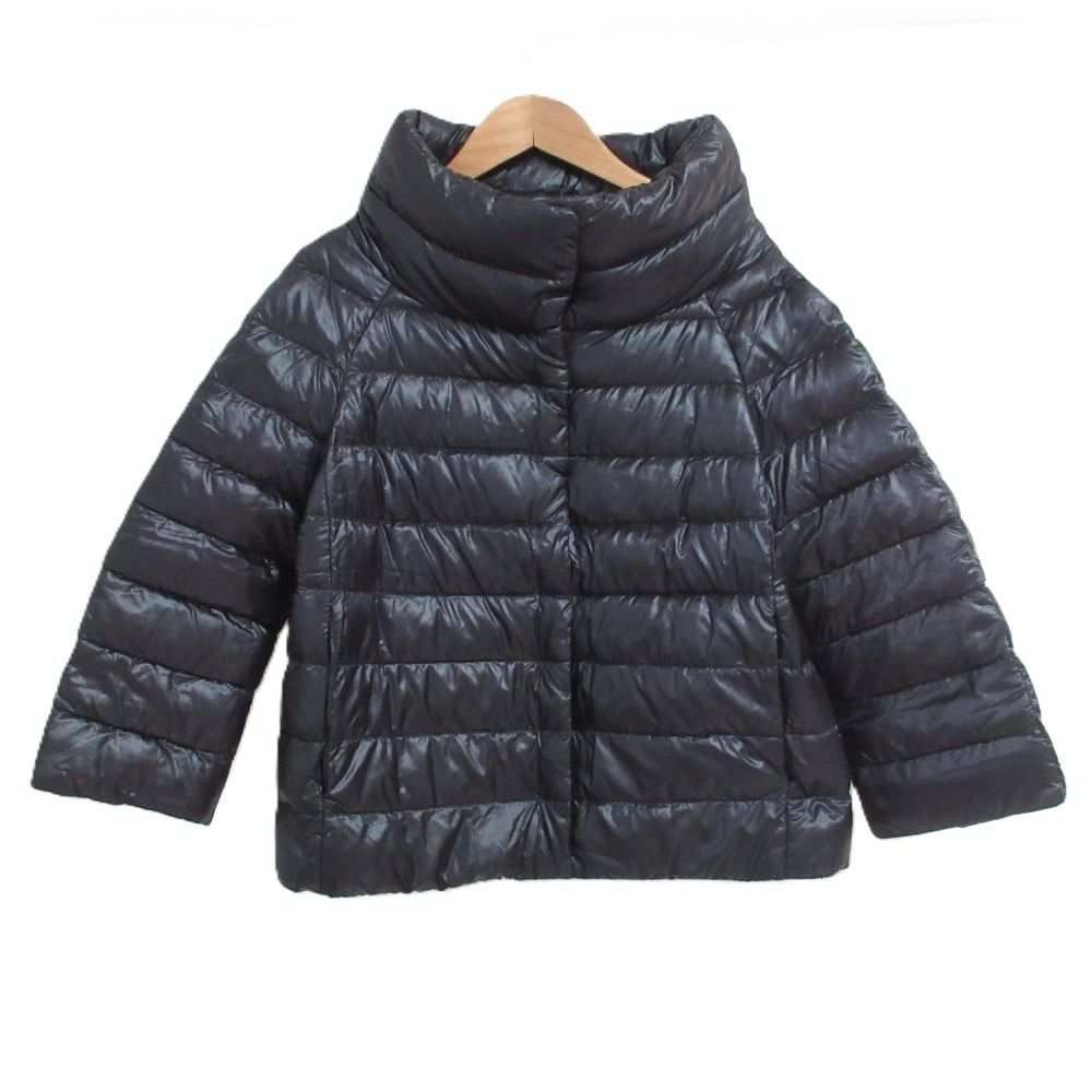 24AW HERNO ヘルノ ICONICO SOFIA ライトダウンジャケット PI0046DIC 42サイズ ブラック レディース 古着 ...