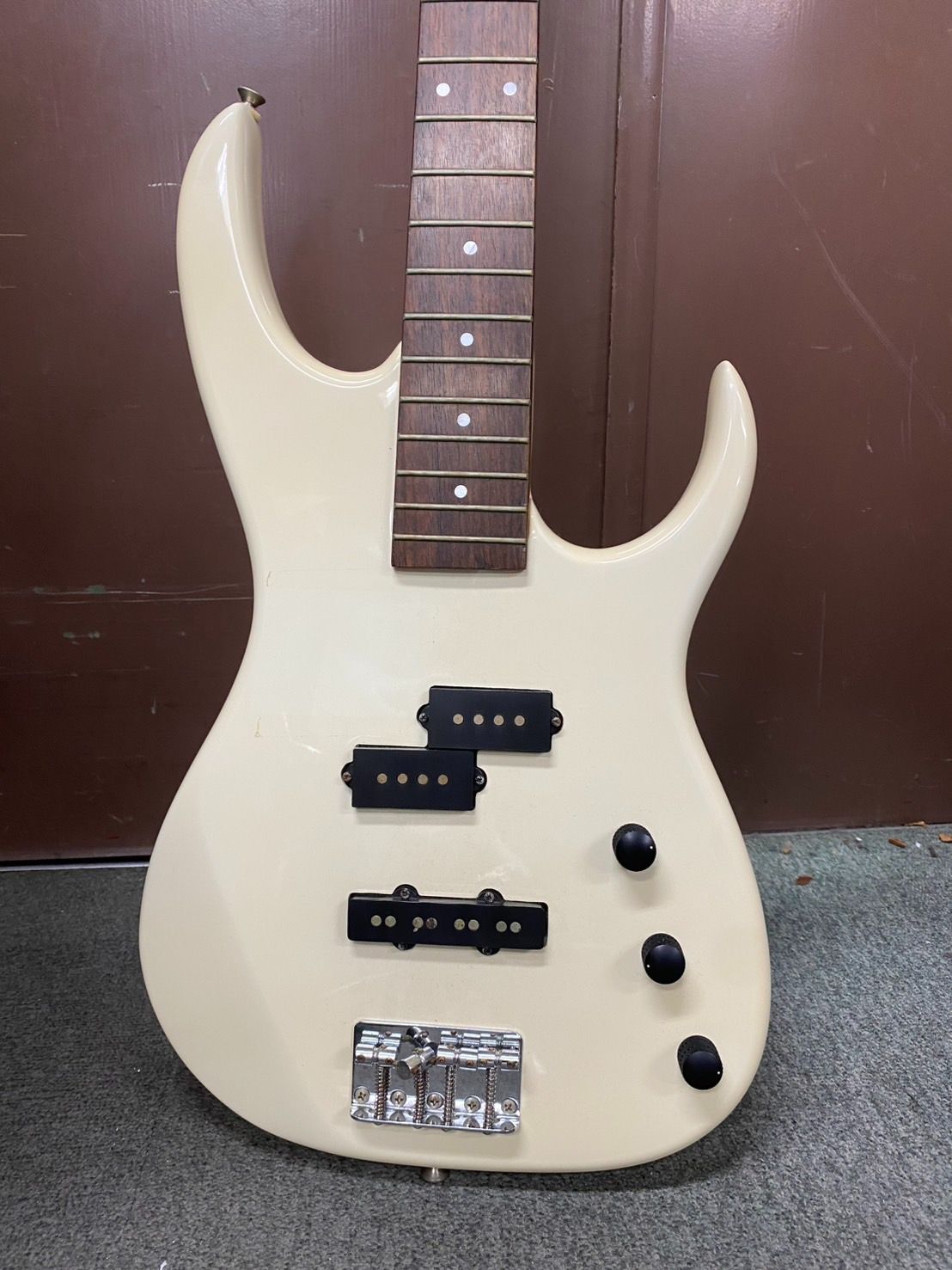 アイバニーズ Ibanez EX series エレキベース 4弦 白 ホワイト 弦楽器