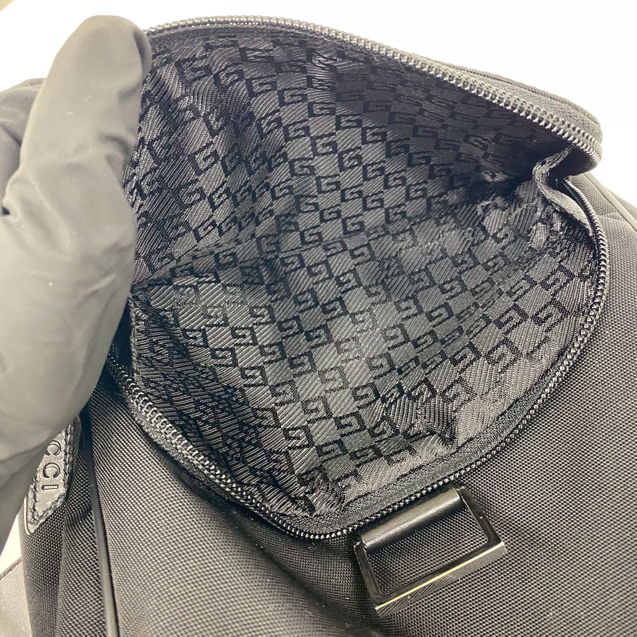 未使用保管品 袋付き GUCCI グッチ ロゴ 刻印 ナイロン レザー 本革 