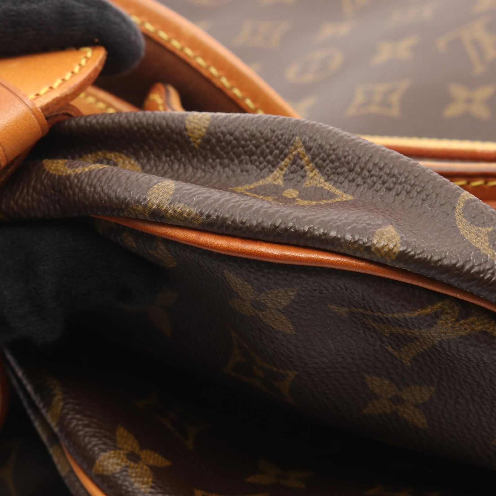 LOUIS VUITTON ルイ・ヴィトン ソミュール43 ショルダーバッグ - メルカリ