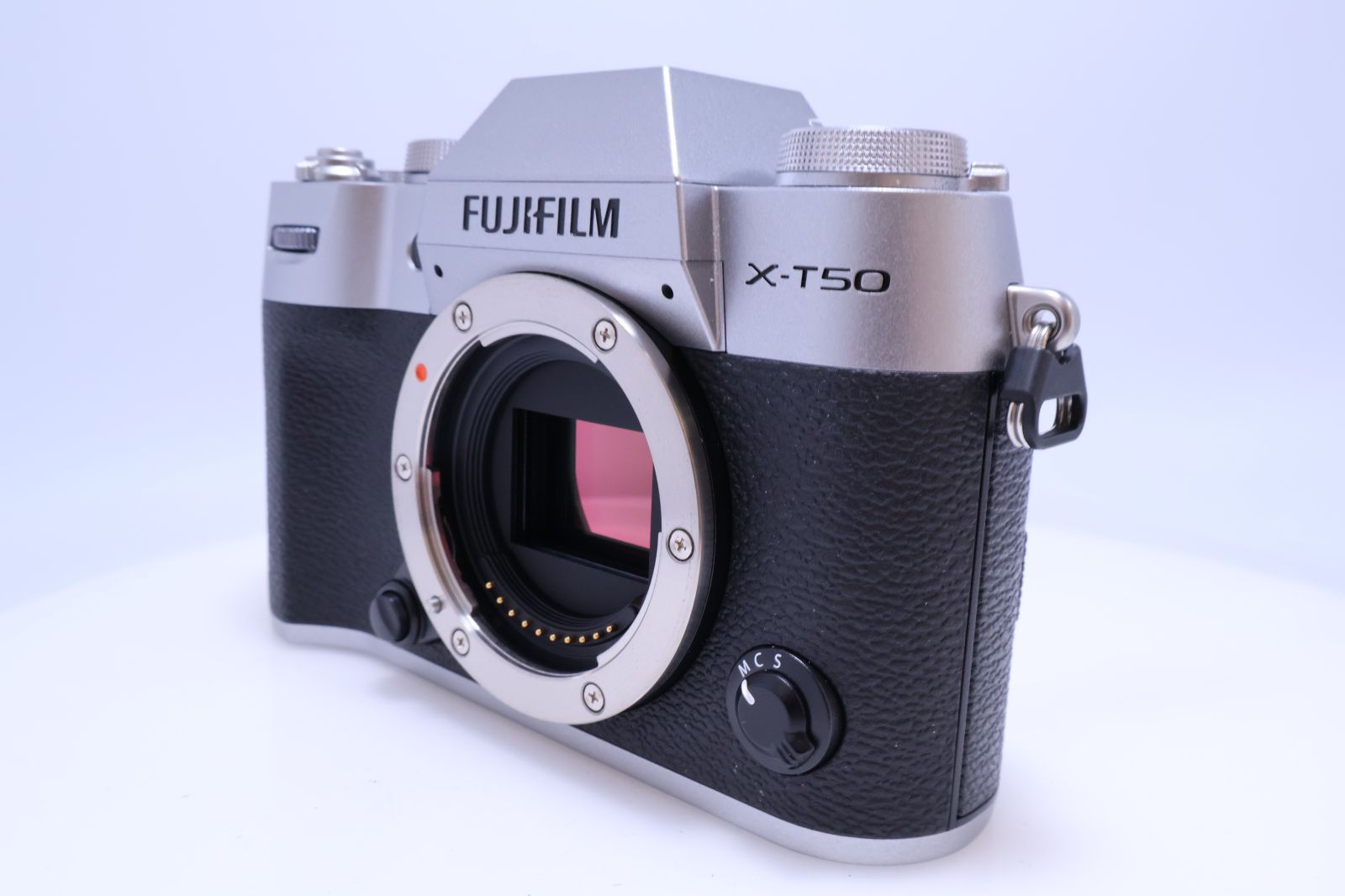 2,053回 美品】FUJIFILM X-T50 ボディ 多言語対応 シルバー F X-T50-S 
