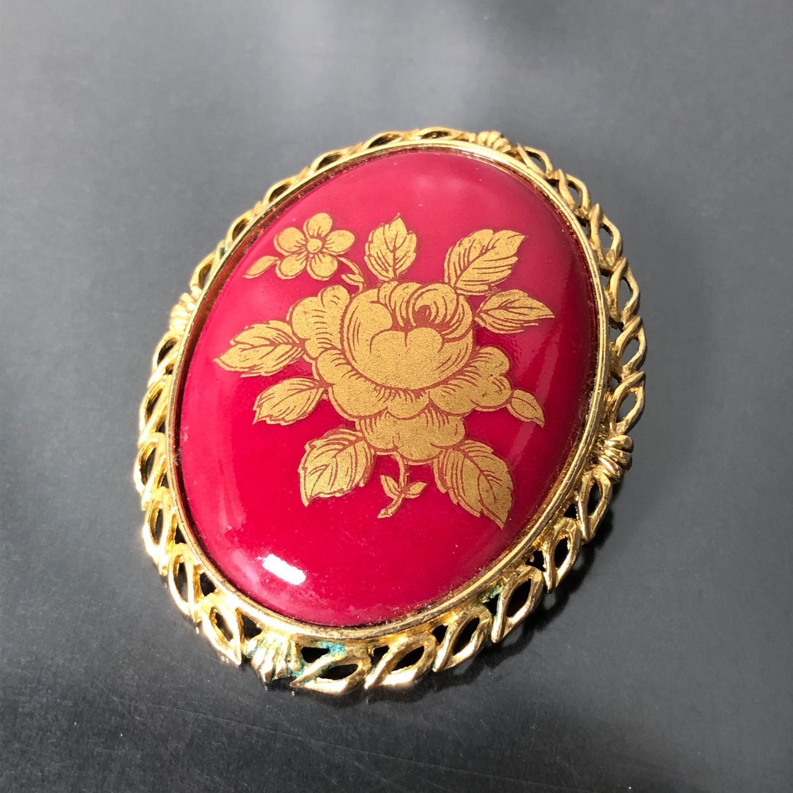 赤地の花柄陶器装飾品 赤地の花柄陶器装飾品 【公式通販】