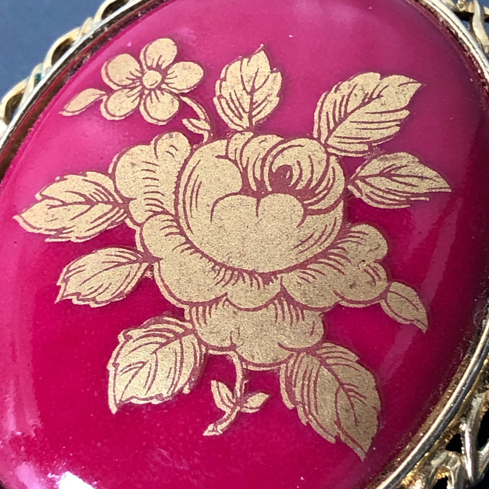 赤地の花柄陶器装飾品 赤地の花柄陶器装飾品 【公式通販】