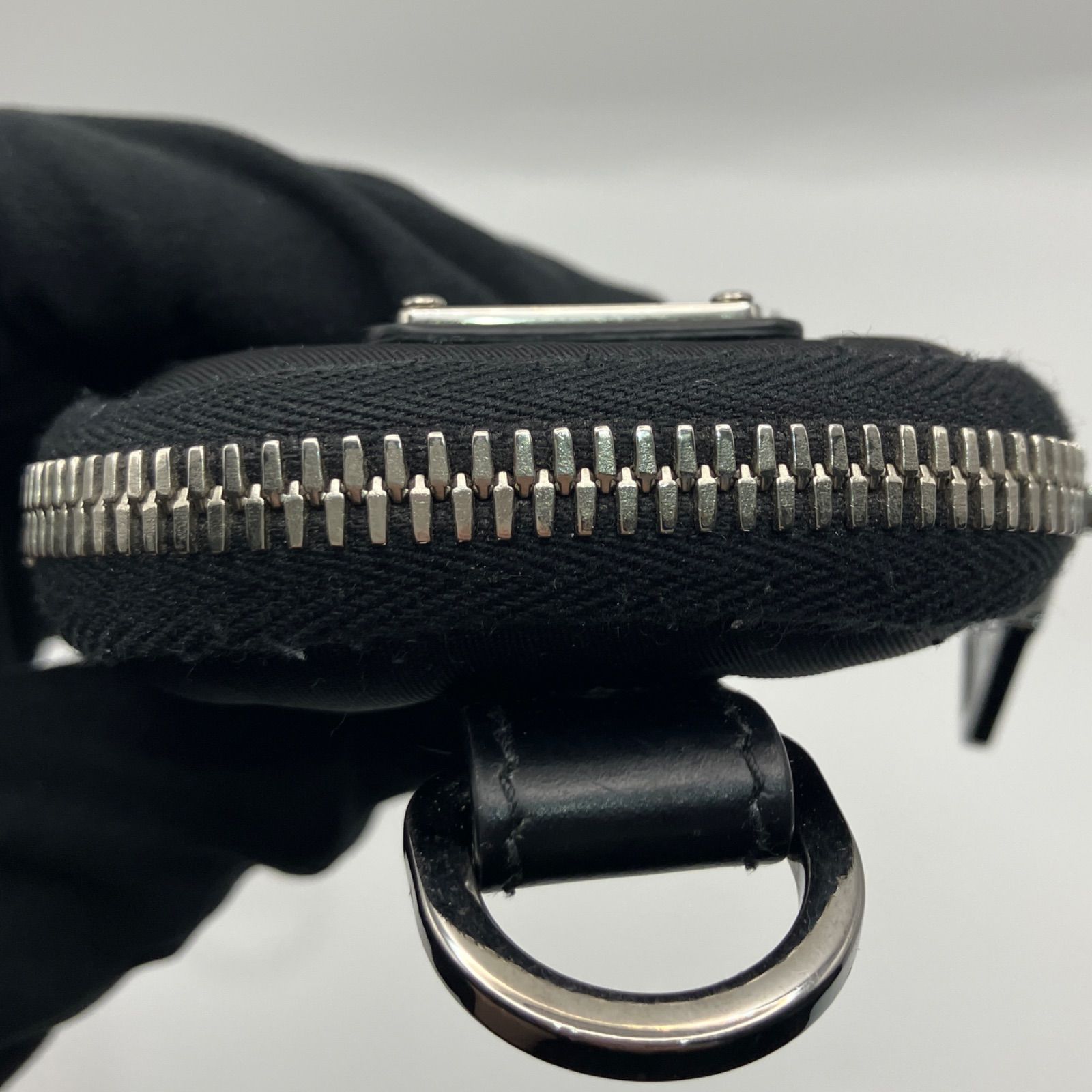 美品】PRADA(プラダ) Re-Nylon トライアングルロゴ ミニポーチ