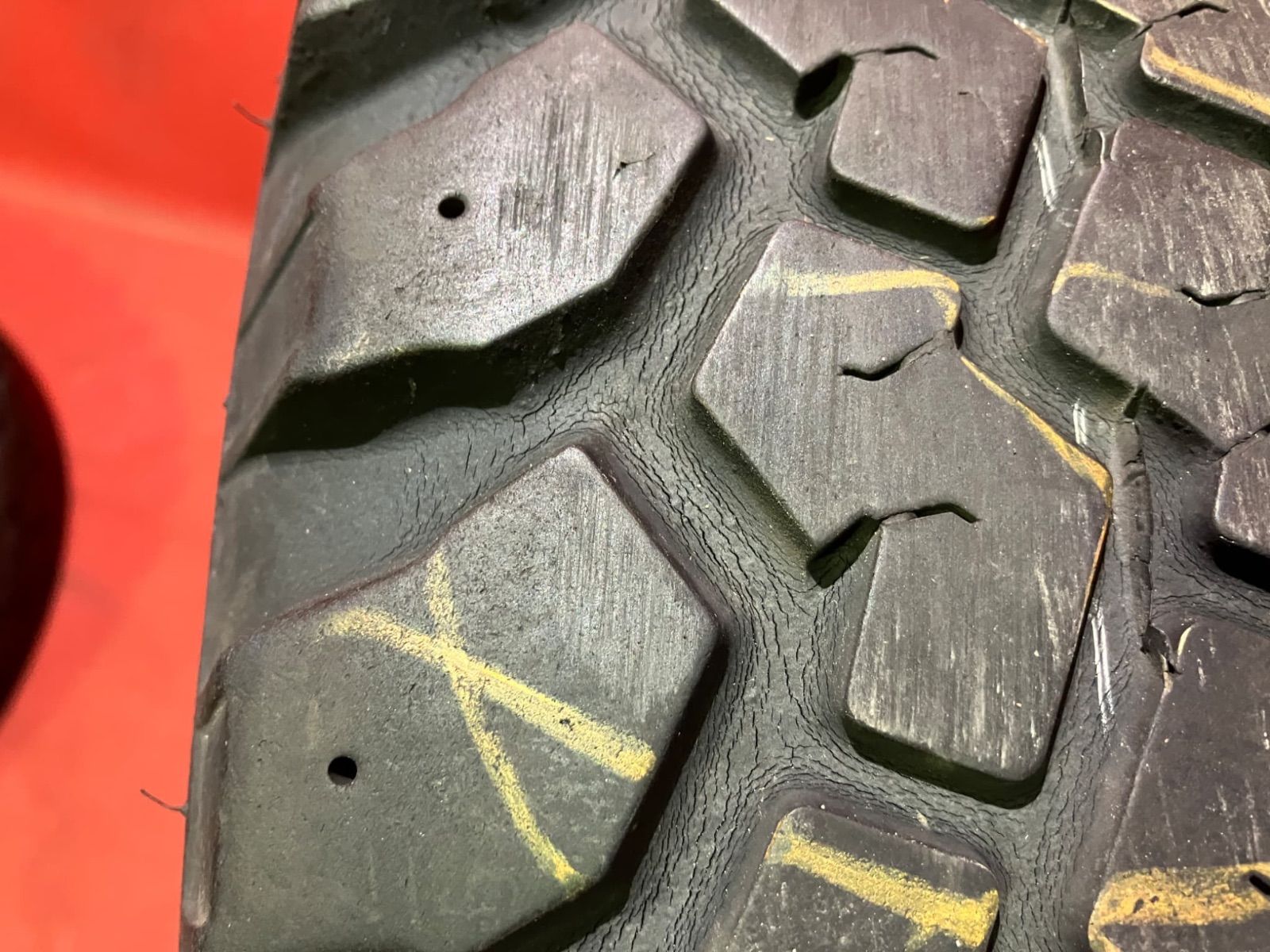 中古サマータイヤ【195R14C 8PR 106/104 MAXXIS BUCKSHOT】 4本SET