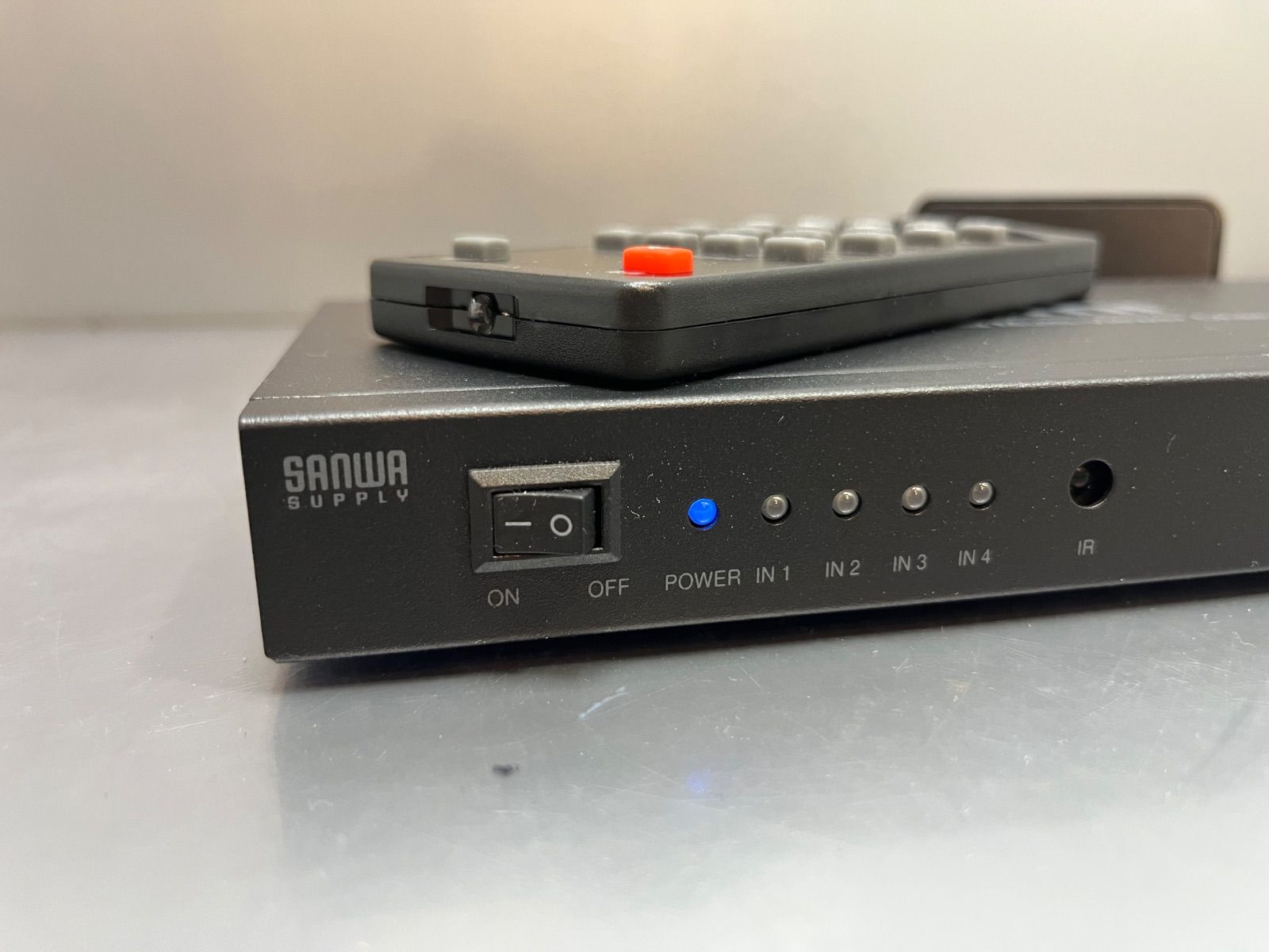中古 SANWA HDMI分割切替器 400-SW030 4入力1出力-メルカリ