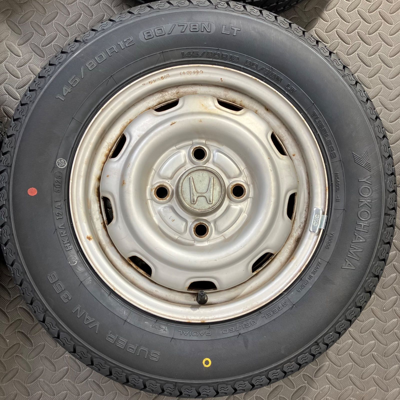 25年製 新品タイヤ 145/80R12 80/78N LT ヨコハマ スーパーバン356(夏 