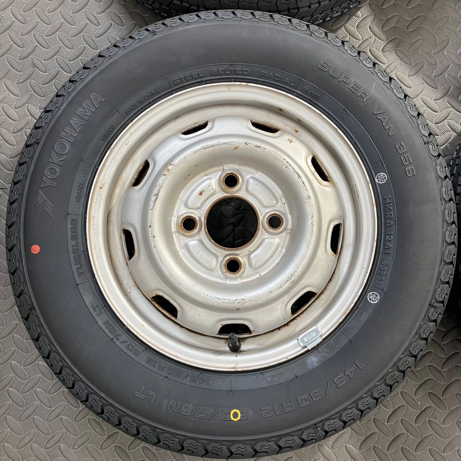 25年製 新品タイヤ 145/80R12 80/78N LT ヨコハマ スーパーバン356(夏 