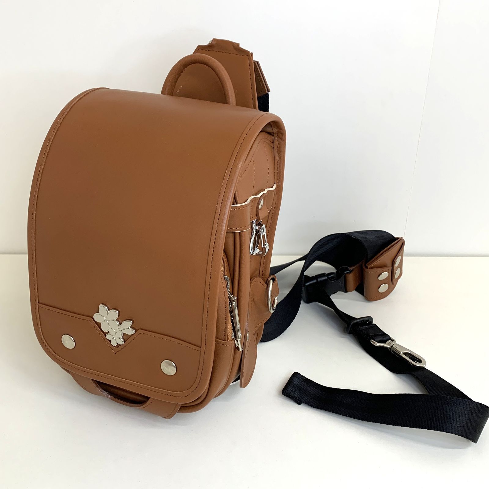 サクランドセル ランドセル型スリングバッグPremier（カラー：ブラウン）レア 中古品】SaKuRandoseru サクランドセル ランドセル型 スリングバッグ