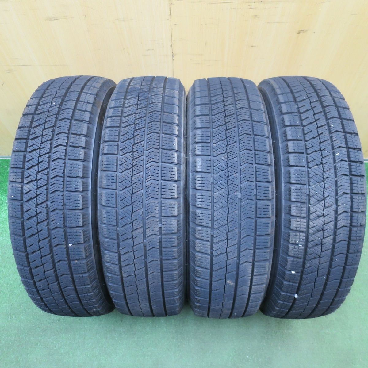 バリ溝！23年！9.5分以上☆スタッドレス 155/65R14 ブリヂストン 