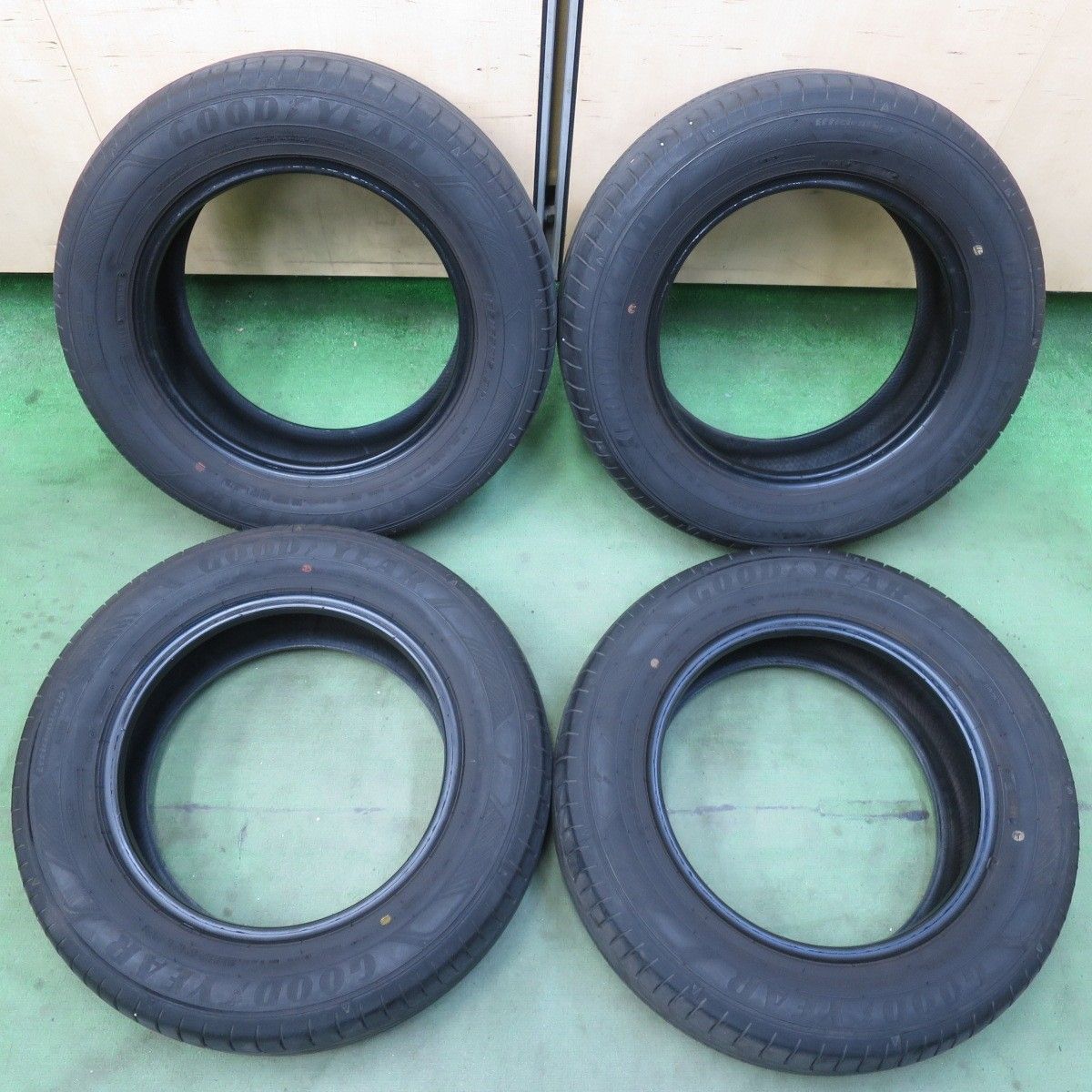 バリ溝！24年！8.5分☆195/65R15 グッドイヤー EfficientGrip RVF02 
