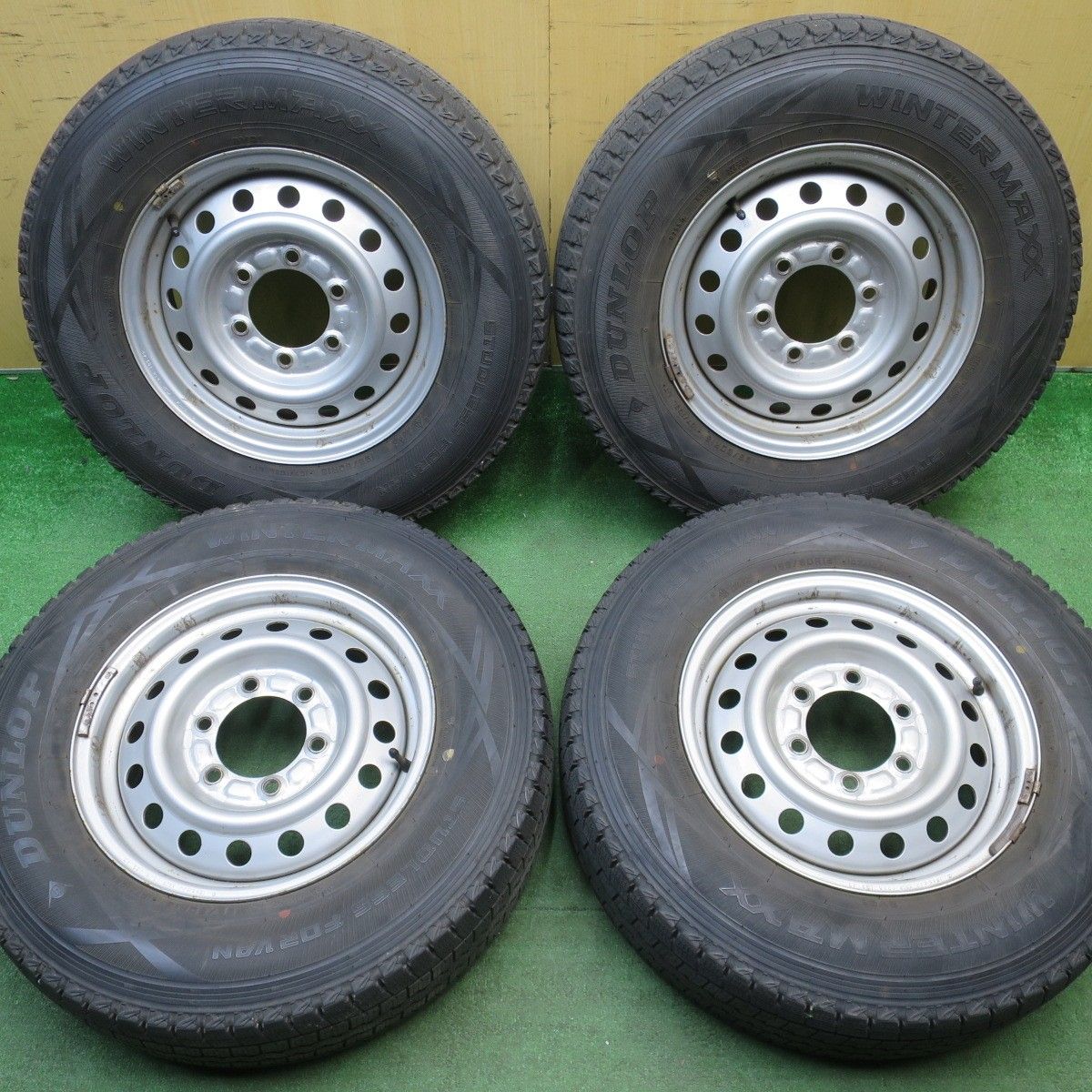 社外ホイール4本セット 15X6J ET33 6X139.7 2017年製 DUNLOP 