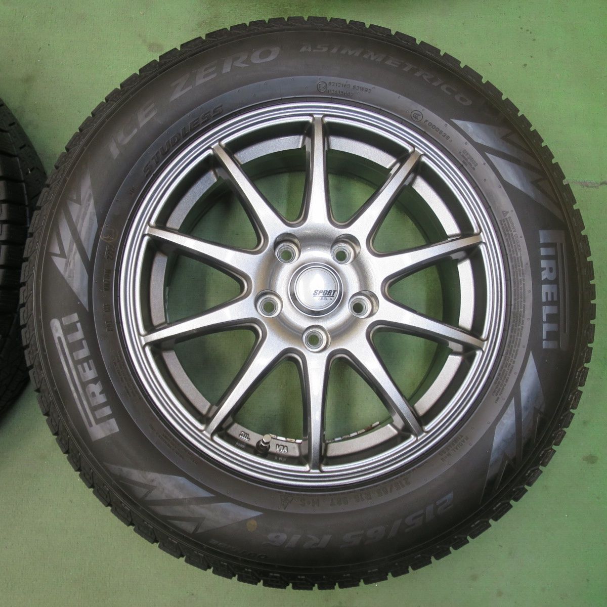 バリ溝！22年！キレイ！8.5分☆スタッドレス 215/65R16 ピレリ 