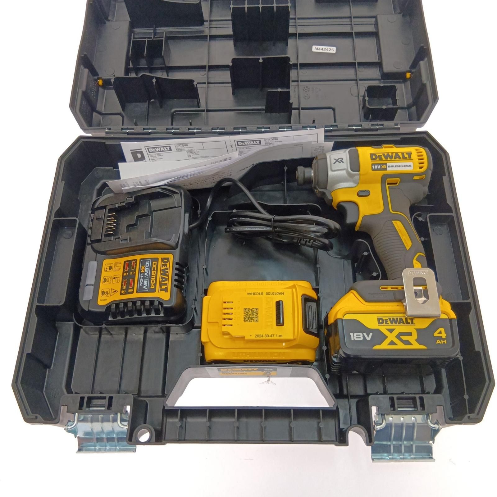 DEWALT 充電式インパクトドライバー DCF887M2 - メルカリ