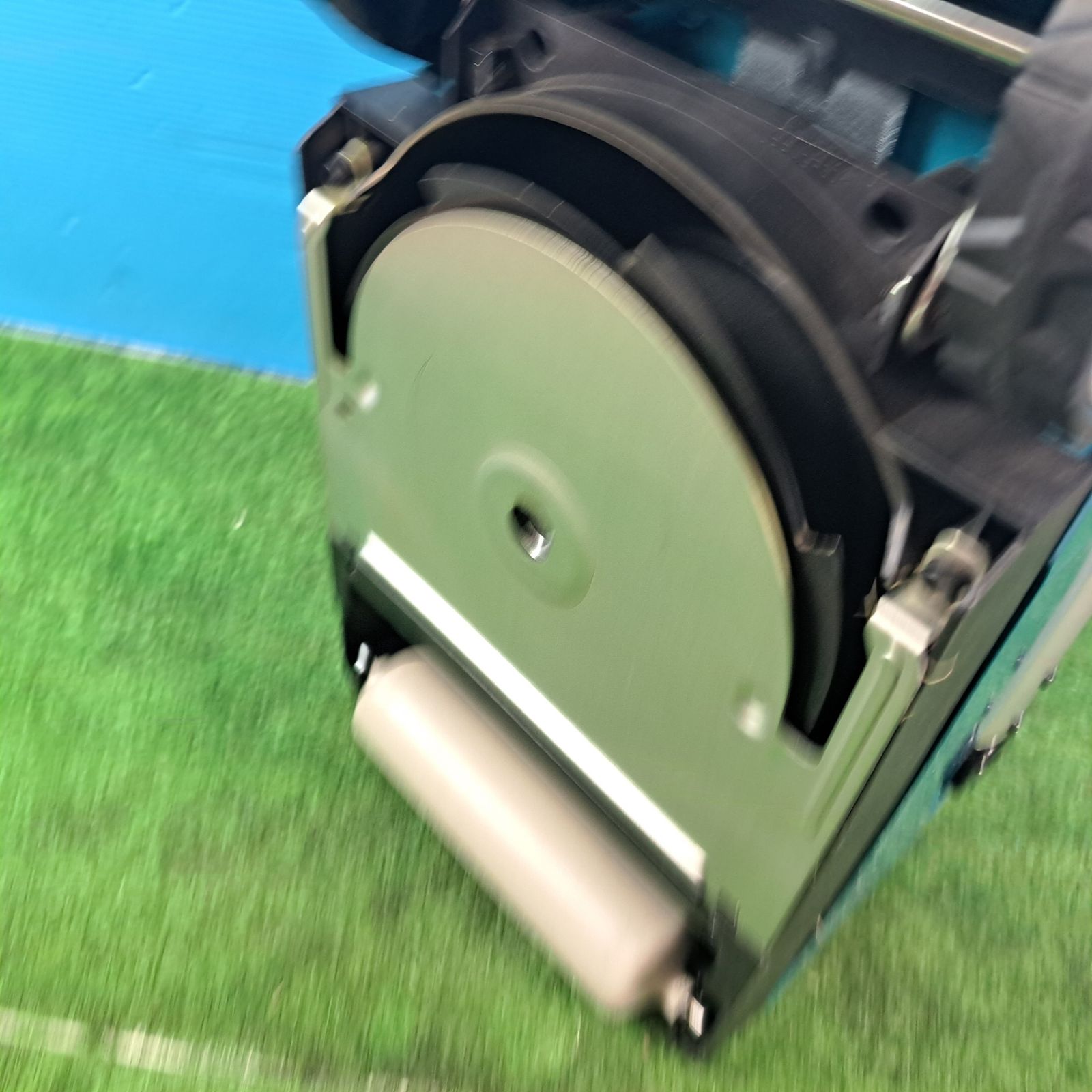 美品】◇マキタ(Makita) 充電式芝刈機 18V 3.0Ah バッテリ1個、充電器 