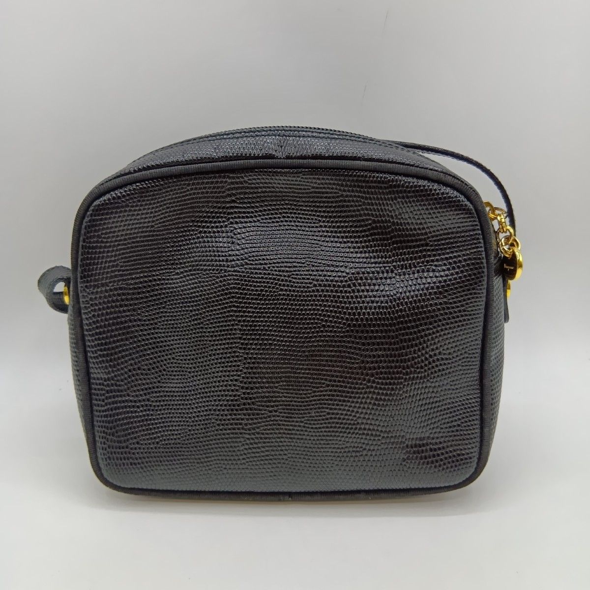 Salvatore Ferragamo サルヴァトーレフェラガモ ヴァラリボン 