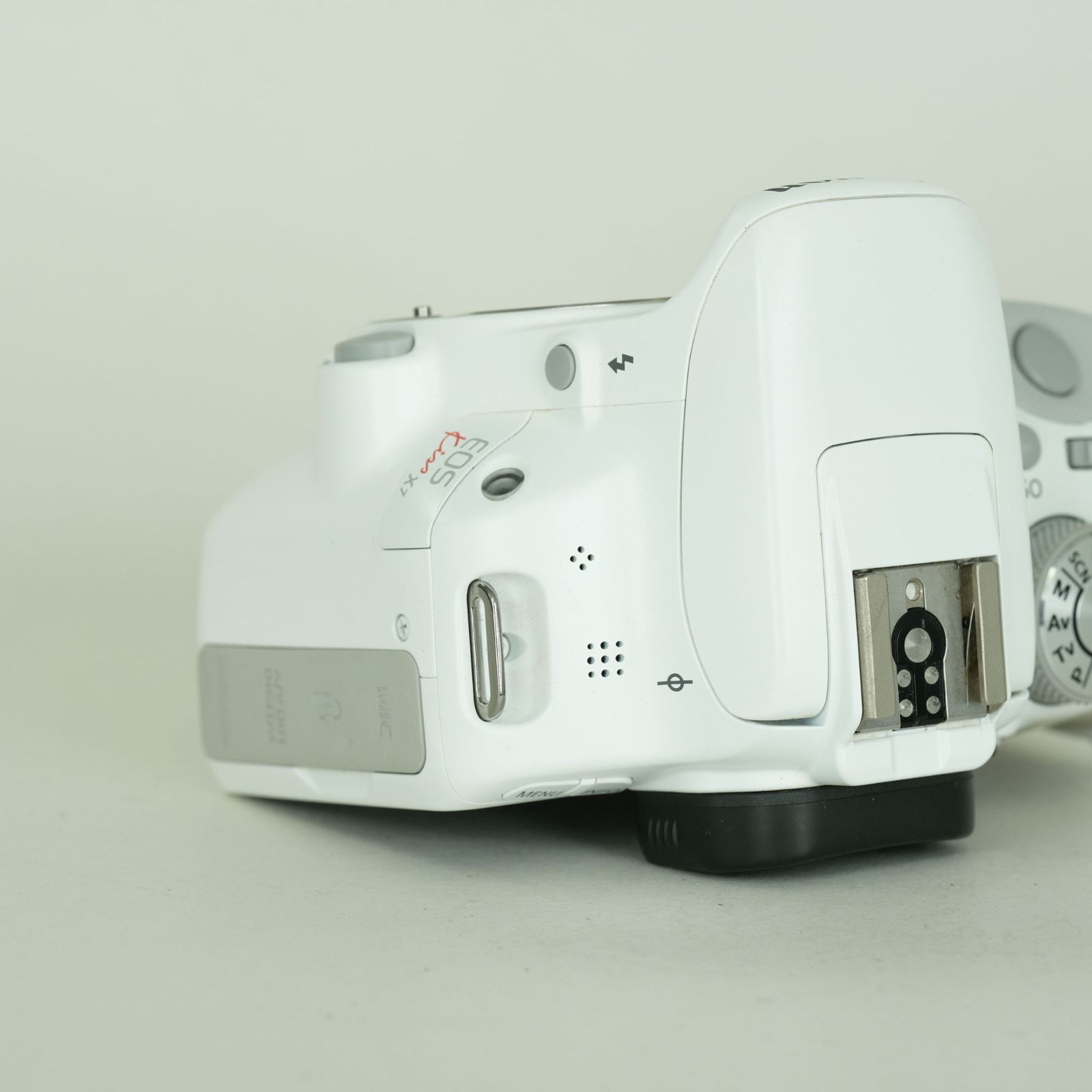 並品] Canon EOS Kiss X7 ボディ ホワイト | キヤノンEF-Sマウント 