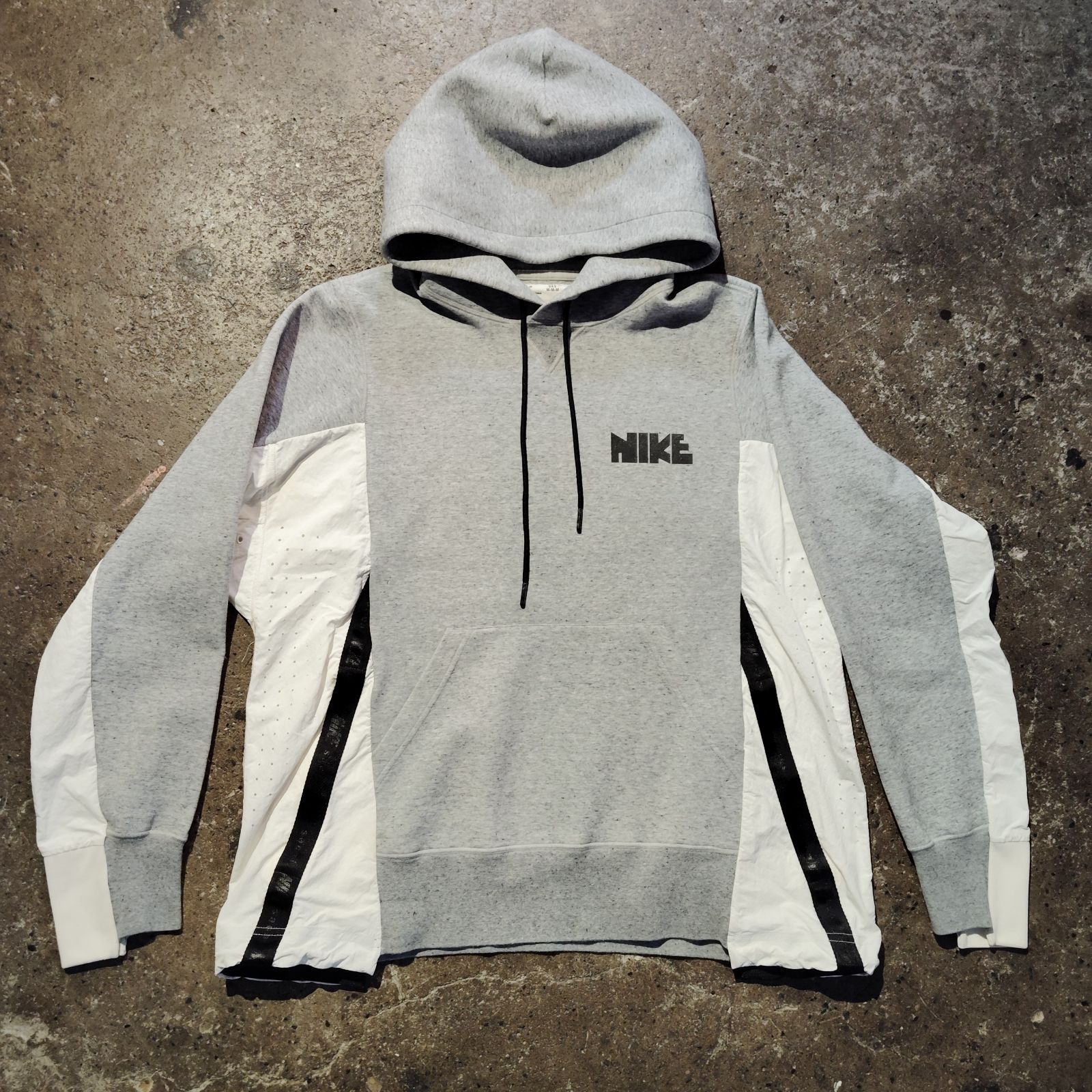 sacai × NIKE NYLON DOCCING SWEAT HOODIE M グレー×ホワイト サカイ
