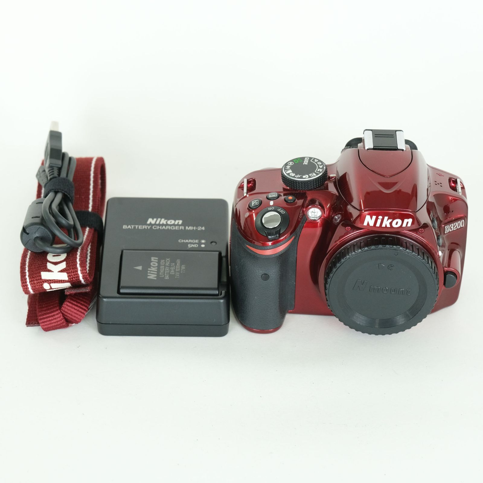 良品 | シャッター数2,070回] Nikon D3200ボディ レッド | ニコンF 