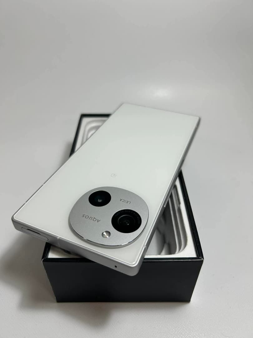 AQUOS R9 256GB ホワイト SIMフリー 中古 - メルカリ