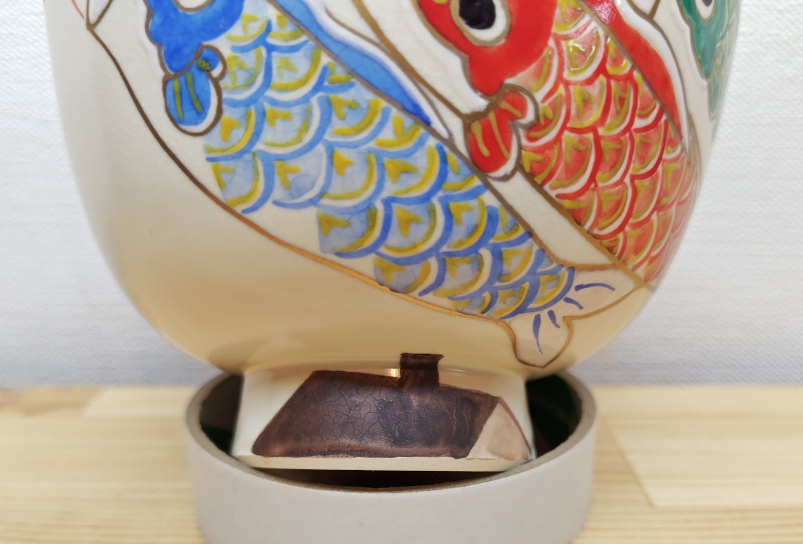 逢絢亭・新品】茶道具 茶碗 京焼 白釉 鯉のぼりの図 水出宋絢 紙箱入り